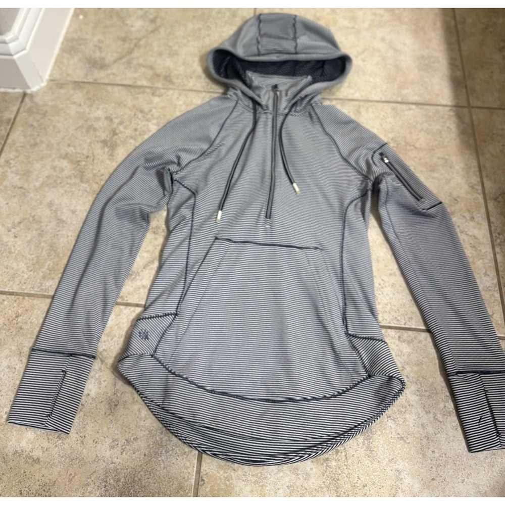 Athleta Stripe Fastest Track Hoodie Gray White Striped Women's Size XXS